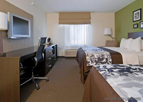 Holiday Inn Express Hotel & Suites Rogers By Ihg Room photo