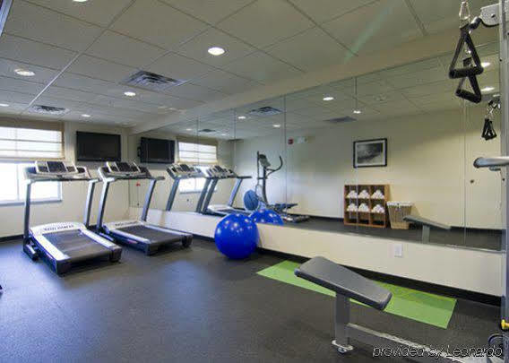 Holiday Inn Express Hotel & Suites Rogers By Ihg Facilities photo