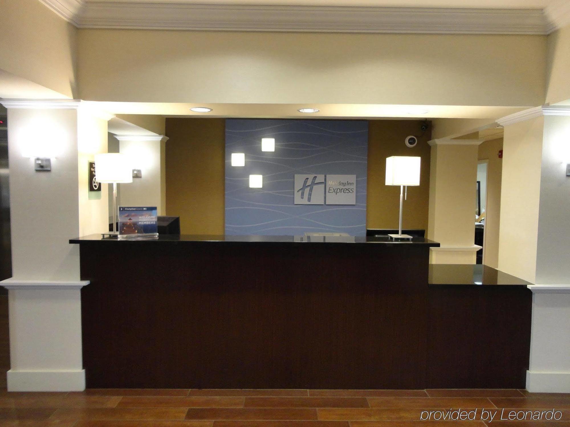 Holiday Inn Express Hotel & Suites Rogers By Ihg Exterior photo