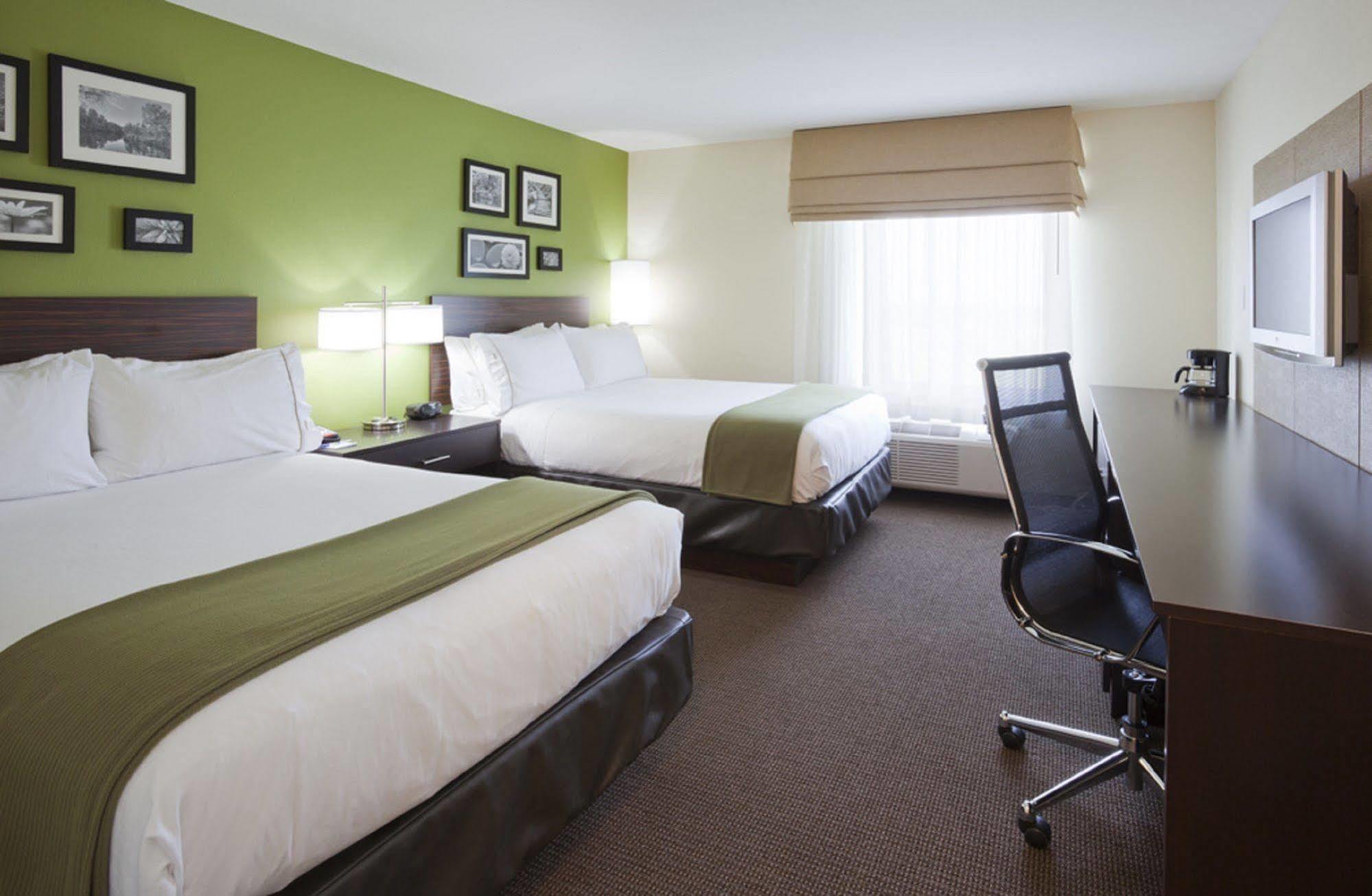 Holiday Inn Express Hotel & Suites Rogers By Ihg Exterior photo